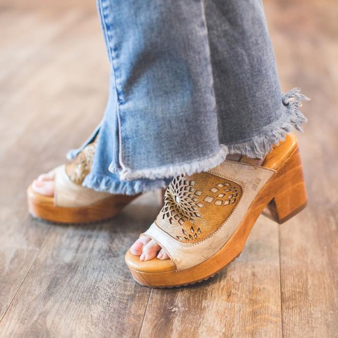 Bed|Stu Heels