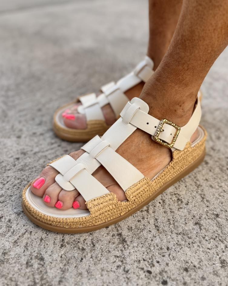 Dolce Vita Sandals & Flats