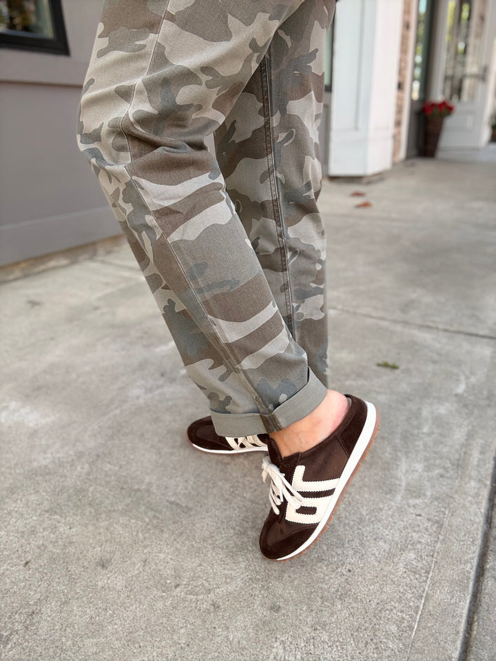 Chelsea MR Straight Jean- Camo