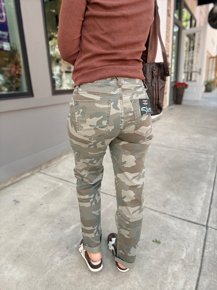 Chelsea MR Straight Jean- Camo