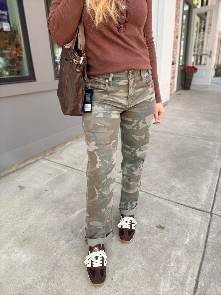Chelsea MR Straight Jean- Camo