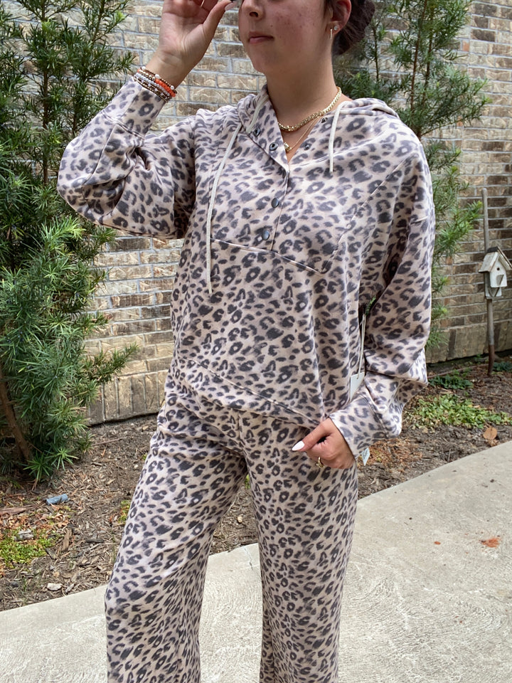 Cloud Snap Hoodie- Leopard
