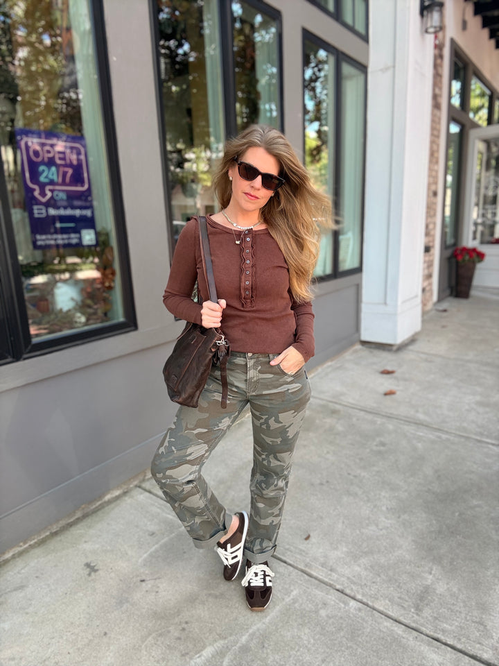 Chelsea MR Straight Jean- Camo