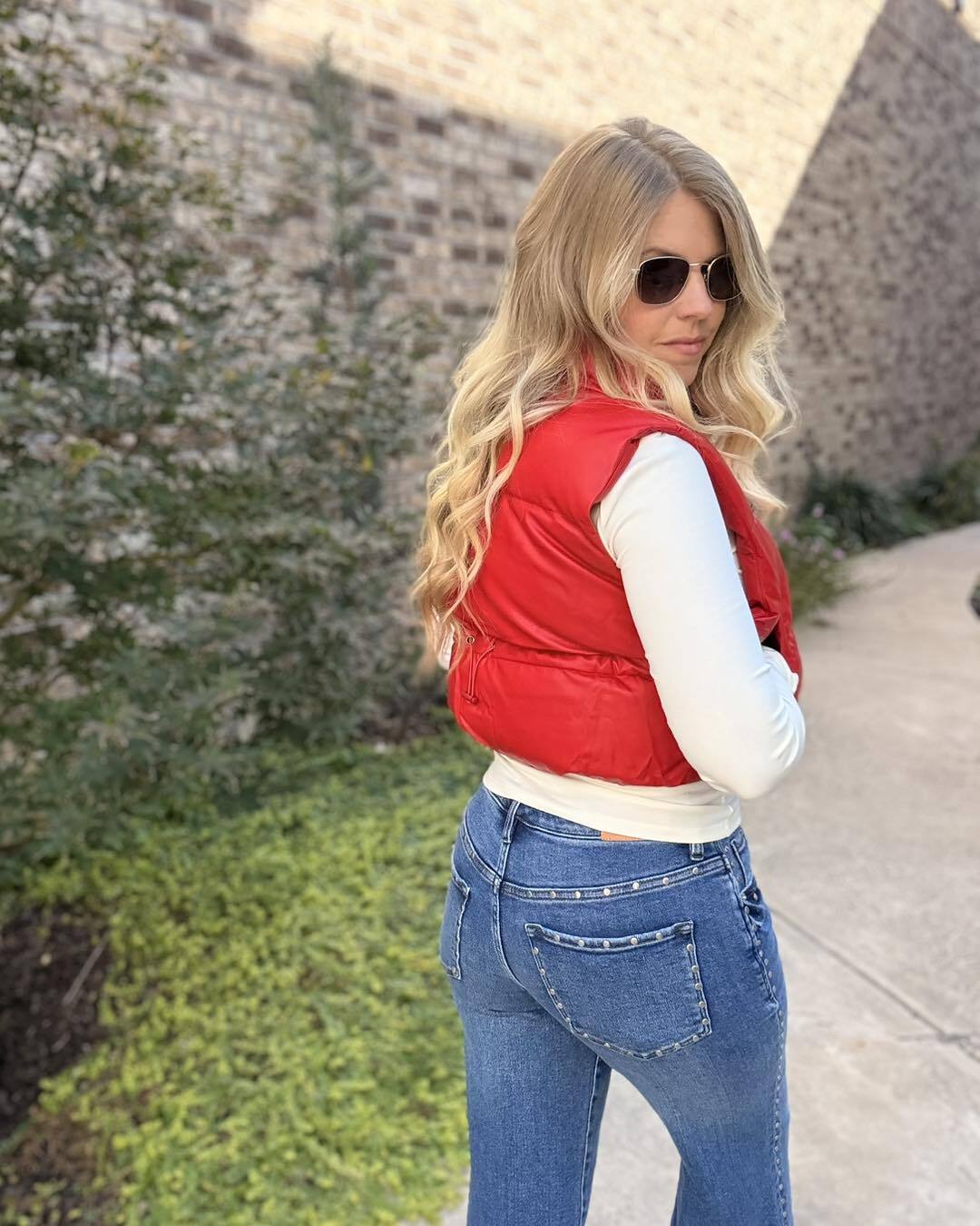 Eddie Faux Leather Cropped Puffer Vest - Red