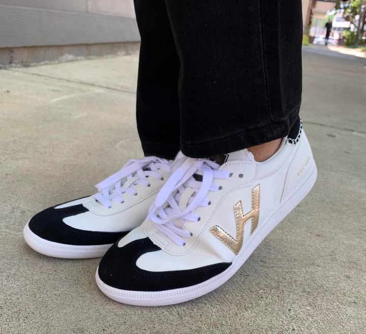 Crisp 7 Sneaker - Blk/Gold - 6.5