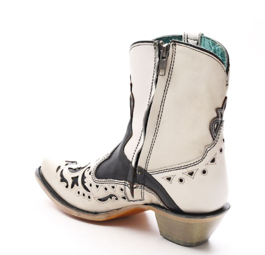 Ld White/Blk Emb Wing Tip Ankle Boot