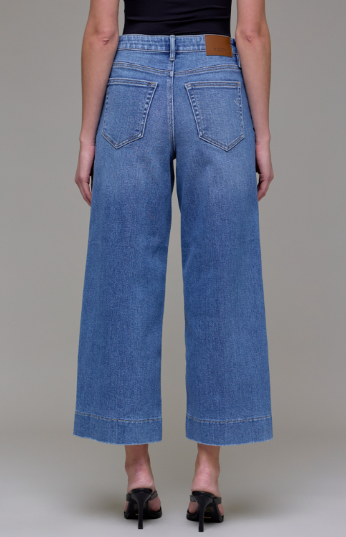 Nori Clean Crop Jean- Medium Wash - 24