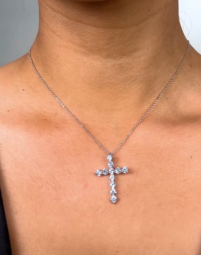Oh She Fancy Cross Pendant 15'- Silver