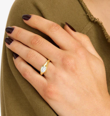 She's A Boss Signet Ring- GOLD - 6