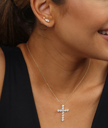 Oh She Fancy Cross Pendant 15'