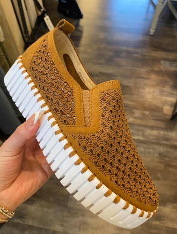 Tulip Platform Slip On Sneaker - Cashew - 41