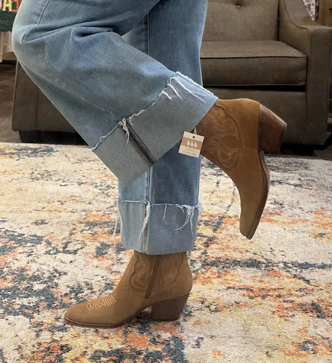 Shania H2O Boots- Brown Suede - 6