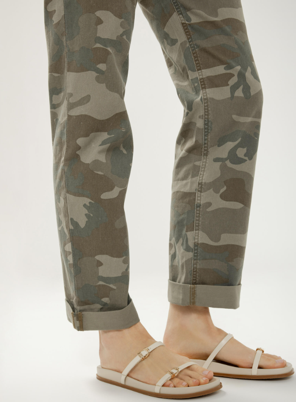 Chelsea MR Straight Jean- Camo