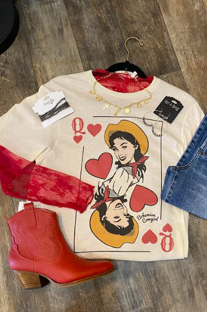 Queen of Hearts Tee- Cream - L