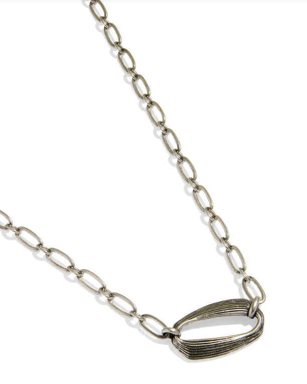 Kira Short Pendant Necklace Vintage Silver Metal