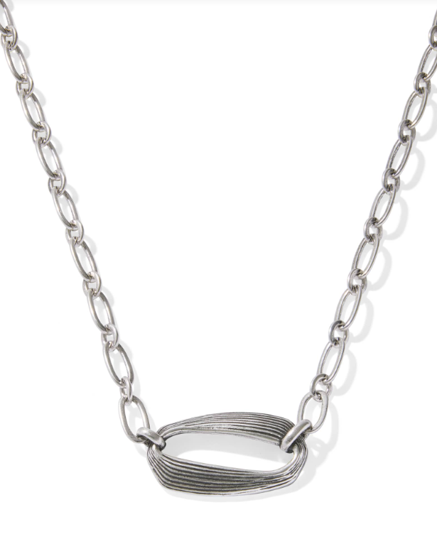 Kira Short Pendant Necklace Vintage Silver Metal