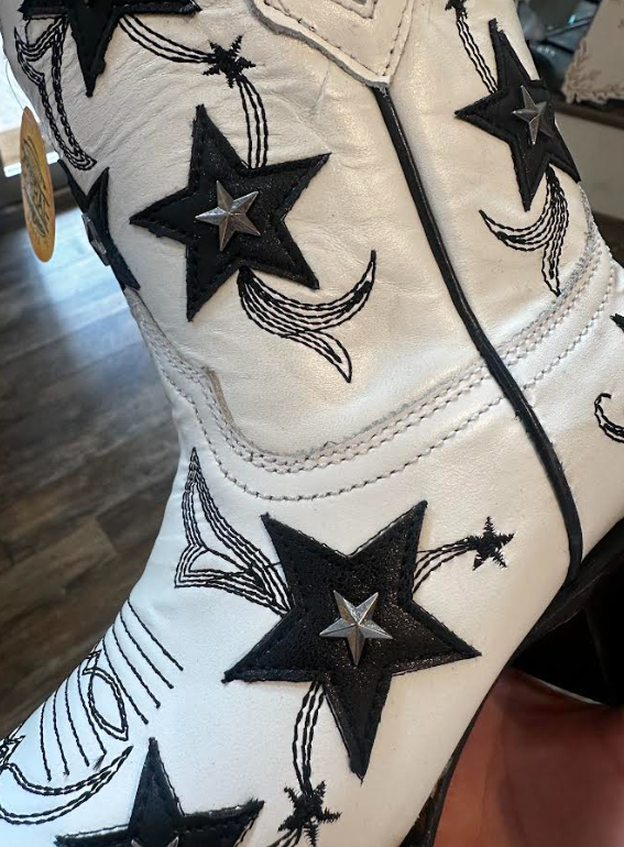 LD White Embroidery & Stars Overlay & Studs Ankle Boot - 7