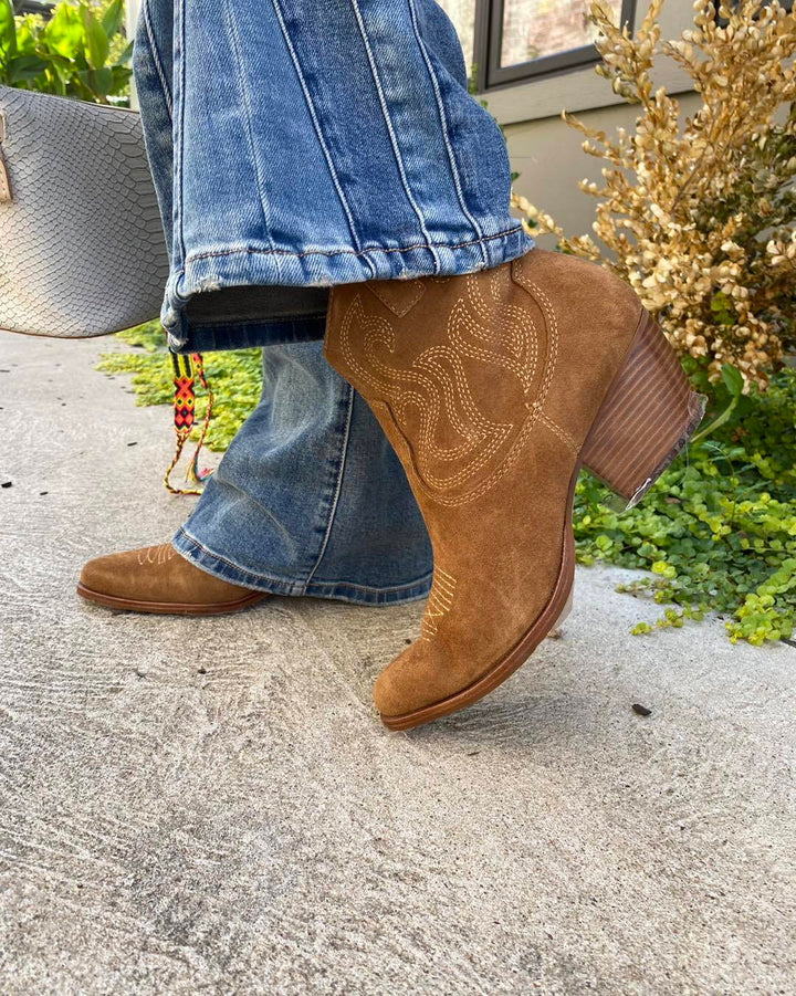 Shania H2O Boots- Brown Suede - 8.5