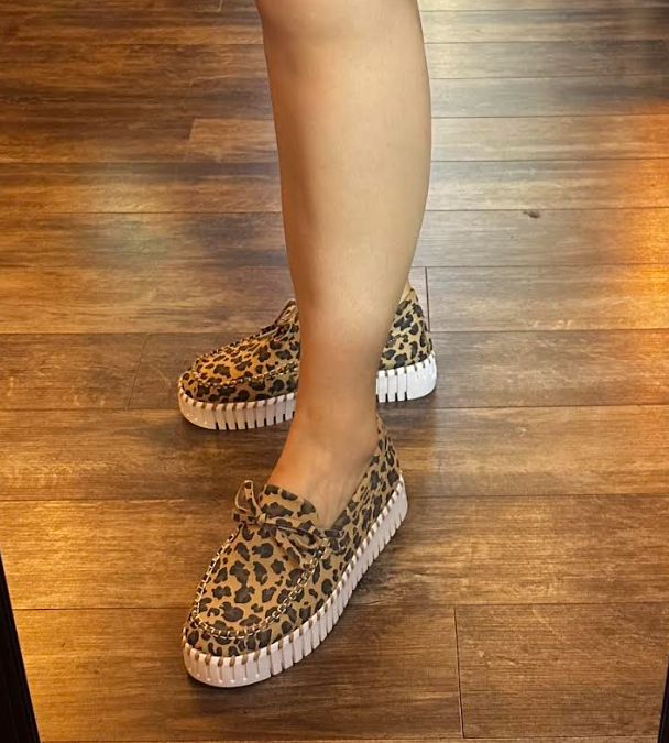 Tulip Platform Slip On W/ Laces Sneaker - Leopard - 36