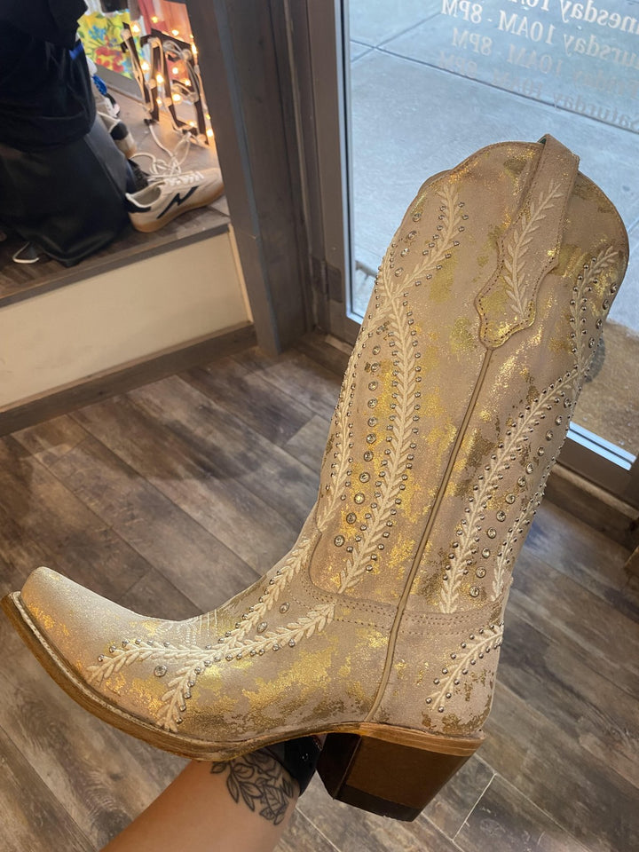 Ld Wht-Golden Touches Emb & Crys & Stud Boot - 6
