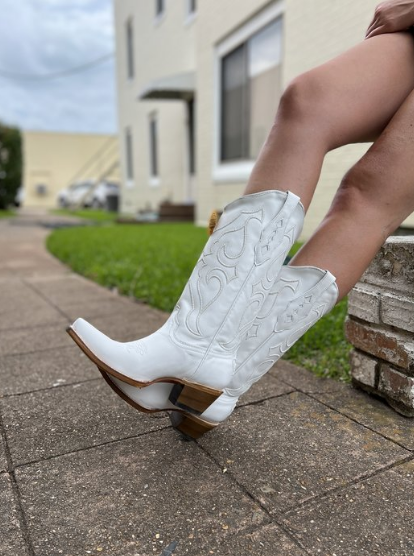 LD White Embroidery Boot